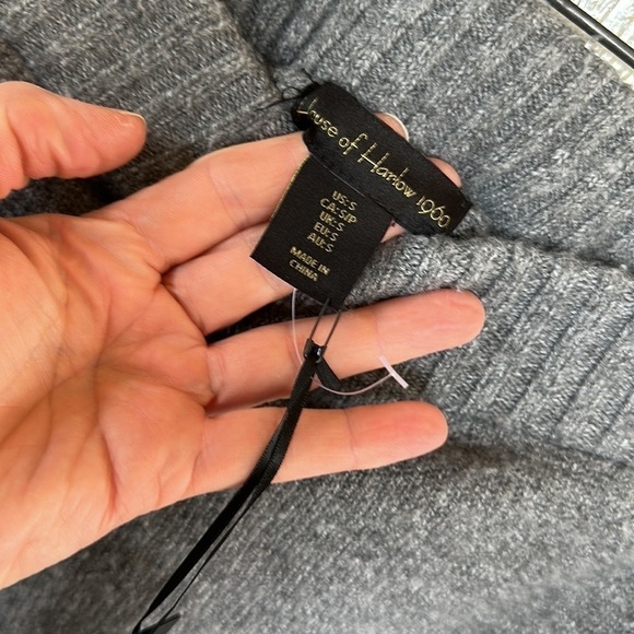 House of Harlow 1960 Skirt Sweater Knit size small Cozy Gray NWT - Picture 4 of 8